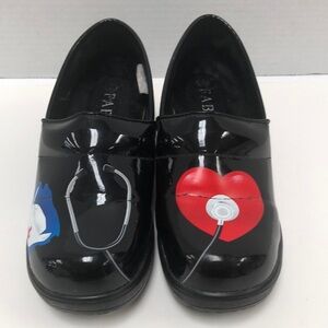 Fabul nurse shoes Size 6
